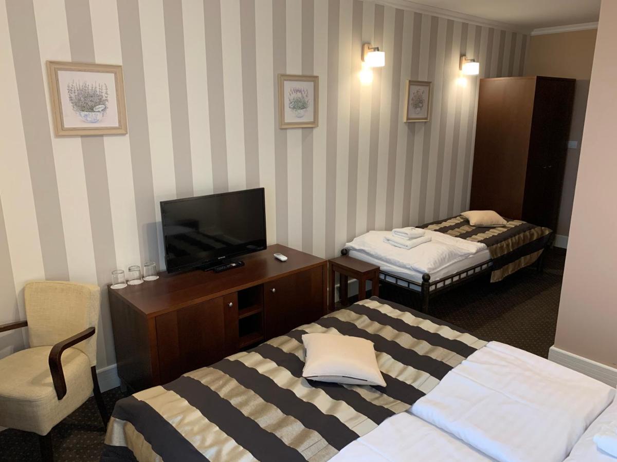 Pension Eden Zeliezovce Экстерьер фото