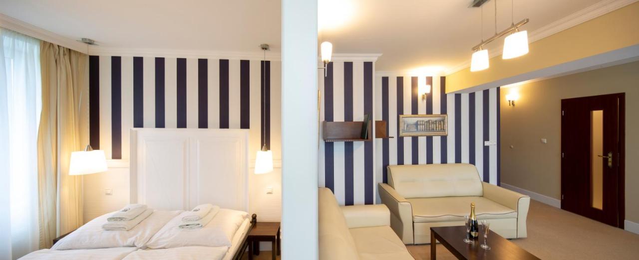 Pension Eden Zeliezovce Экстерьер фото