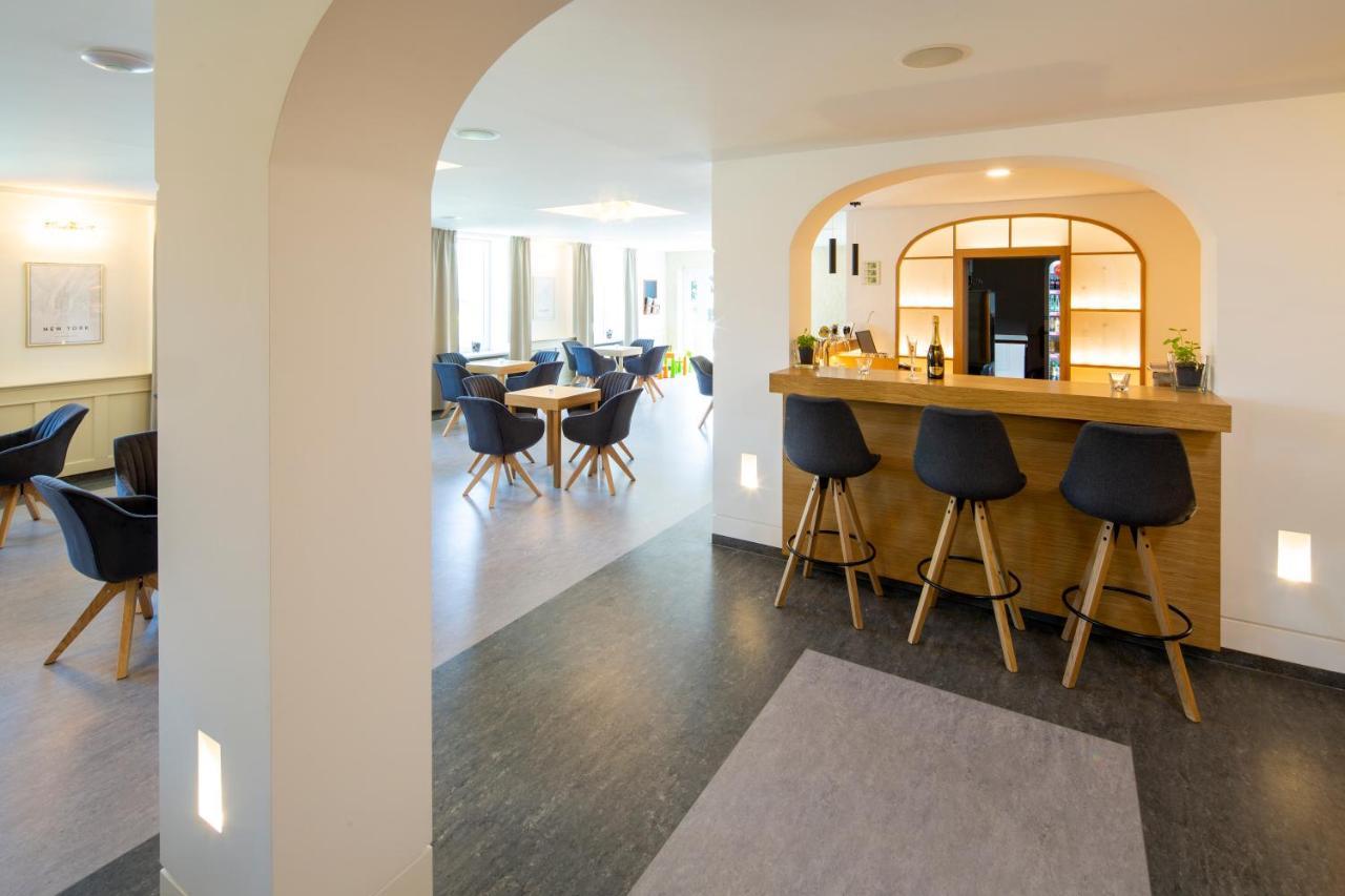 Pension Eden Zeliezovce Экстерьер фото