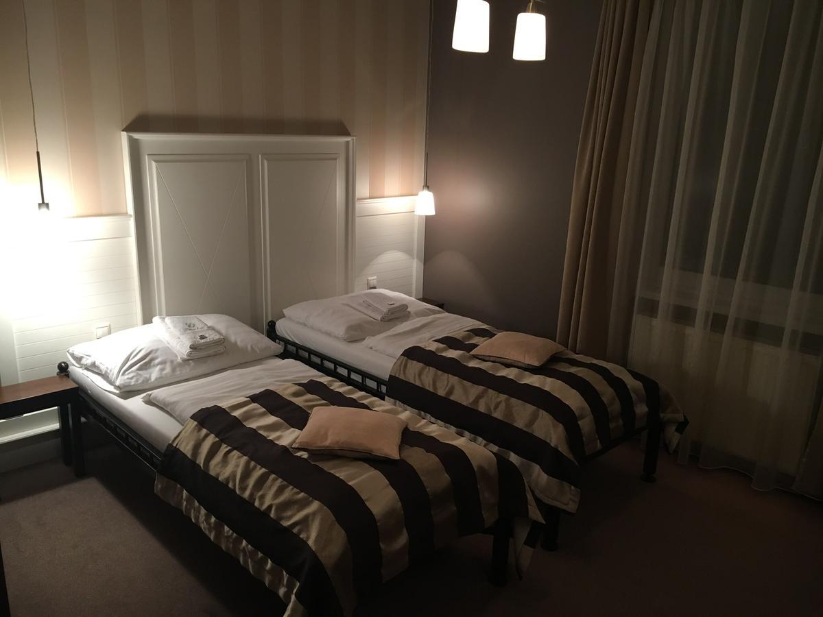 Pension Eden Zeliezovce Экстерьер фото