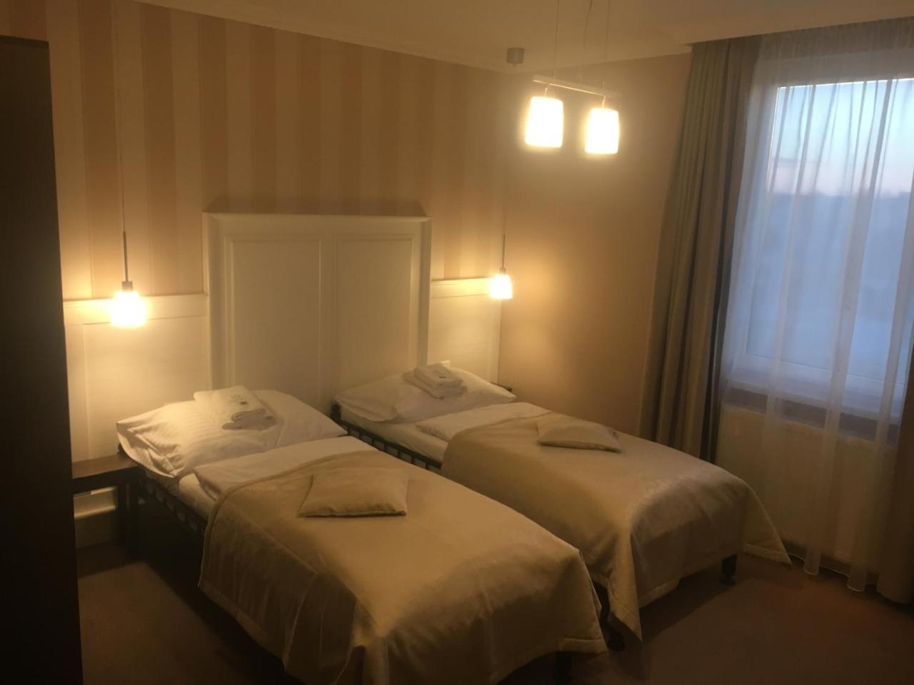 Pension Eden Zeliezovce Экстерьер фото