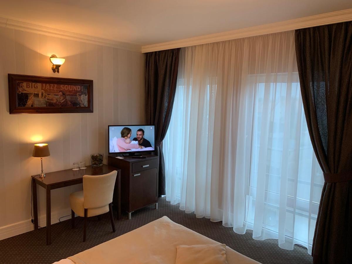 Pension Eden Zeliezovce Экстерьер фото